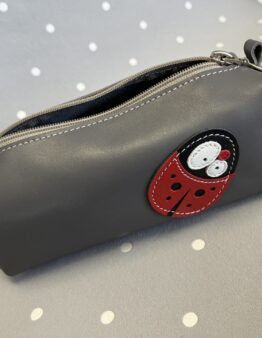 Stiftemäppchen aus Leder (Marienkäfer)