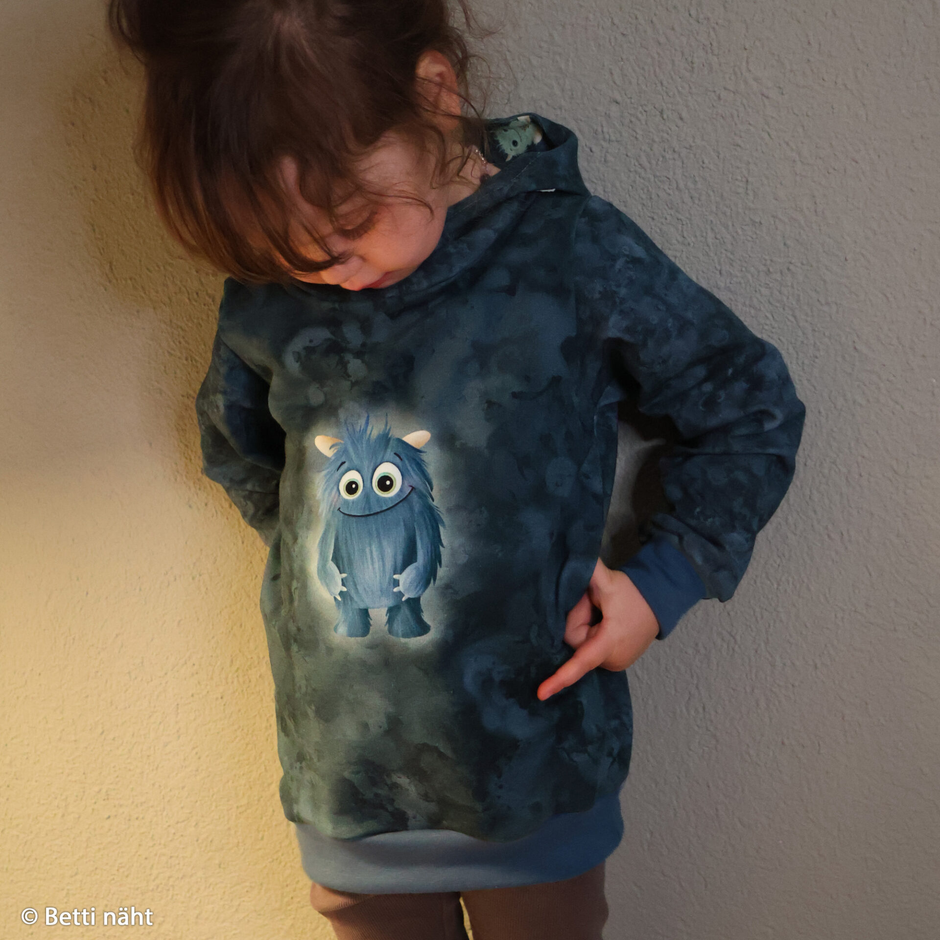 French Terry Monster Moods by Mr. Mint Monster jeansblau Panel ca. 50cm Farbe 380744 von Swafing